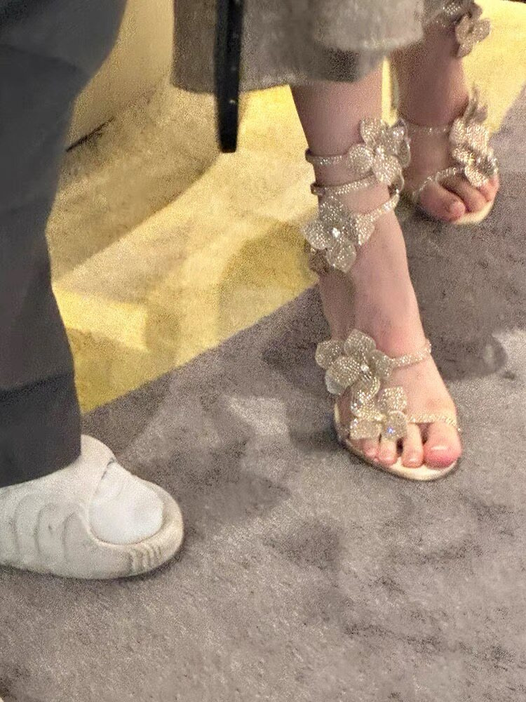 صنادل نسائية بكعب عالٍ مزينة ب - مراجعة Sandal Strappy Heeled وسعره