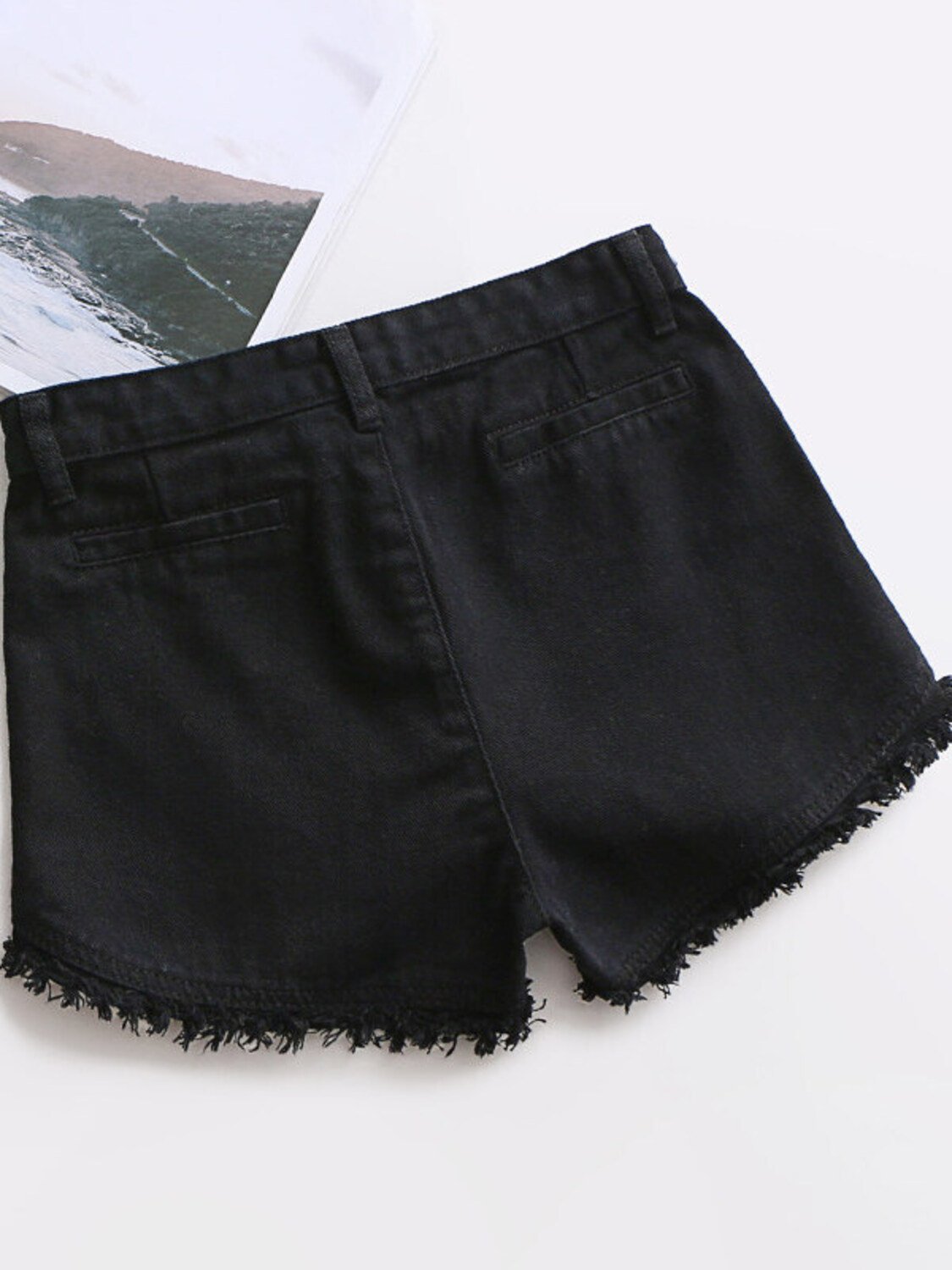شورت جينز نسائي بخصر مرتفع بتص - مراجعة Shorts Denim Frayed وسعره